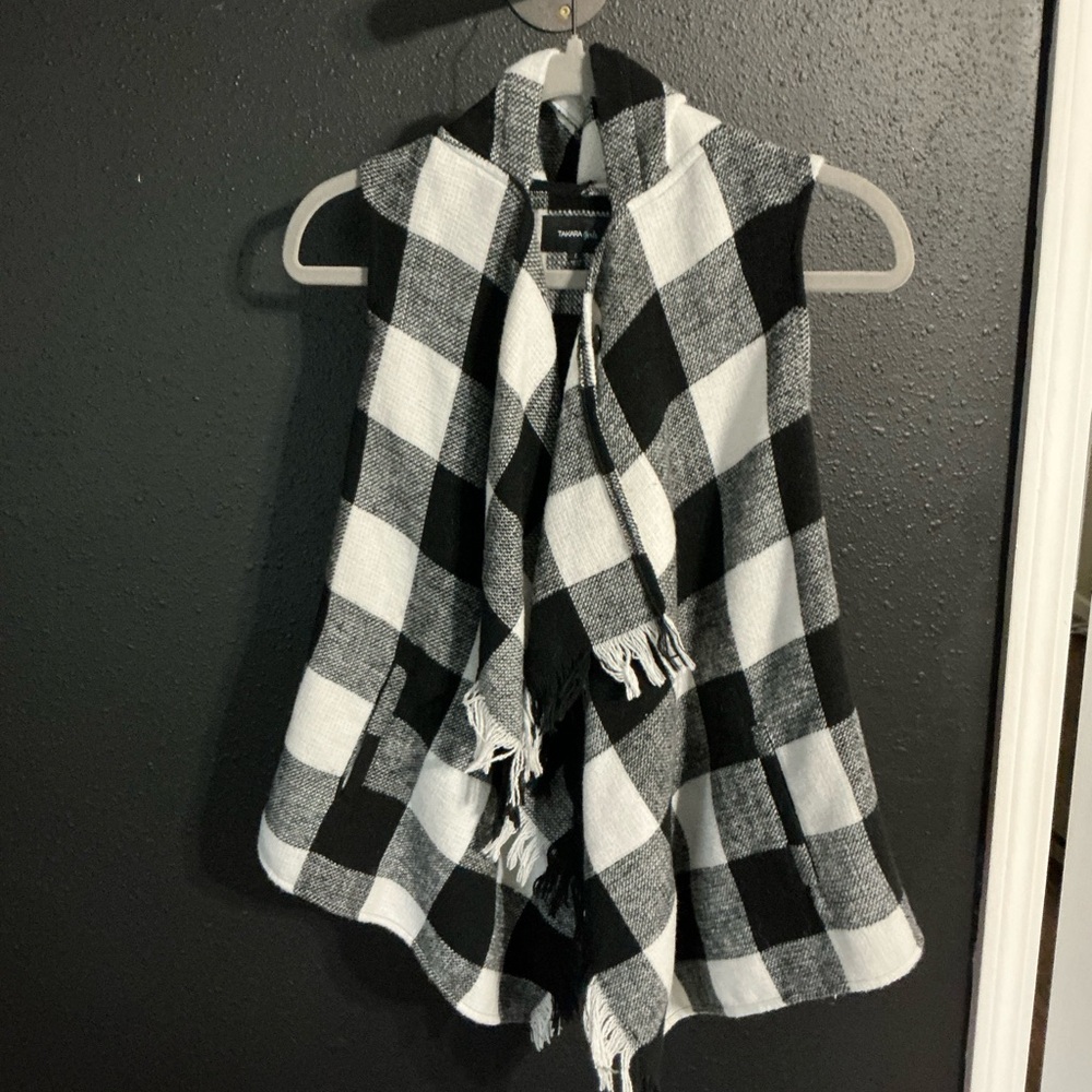 TAKARA Girls Hooded Vest Girls Large Black & White Plaid